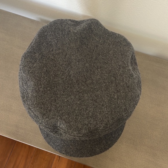 Glitzy Bella Brand Women’s Gray Cap with Black rope,silver button embellishment - Picture 7 of 7